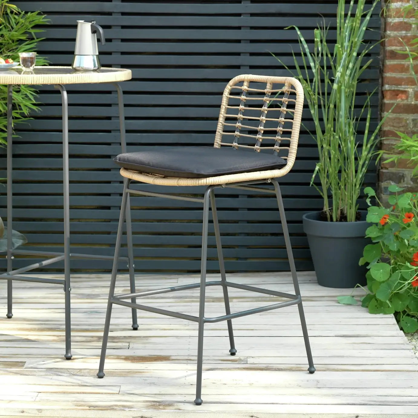Bamboo And Iron Bar Set - Attractive Black Color